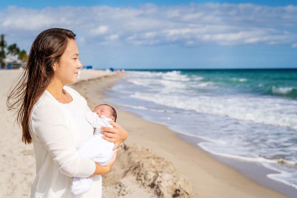 Maternity photoshoot at the beach in Hollywood Beach, FL